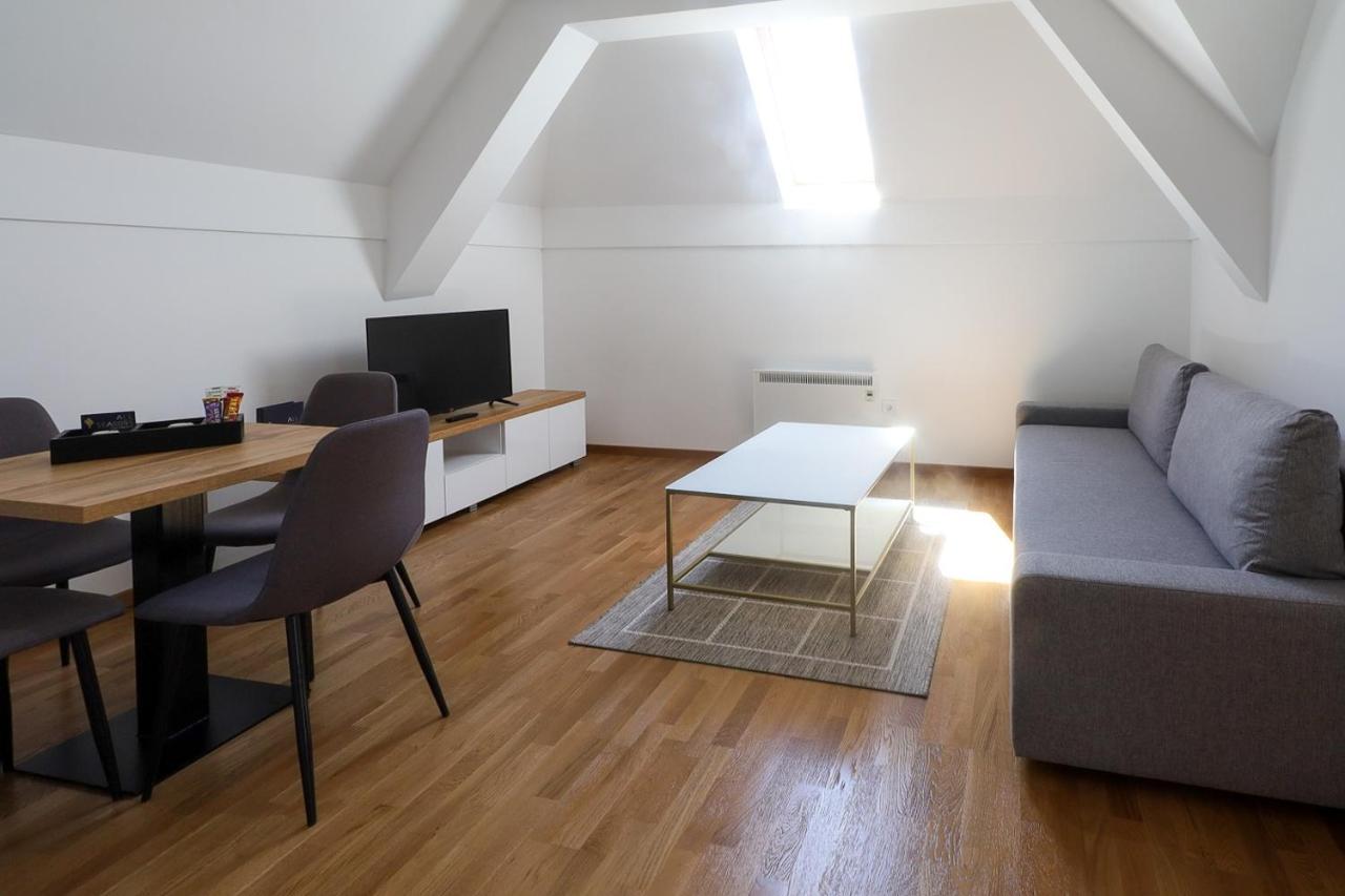 Aparthotel Seasons 4*